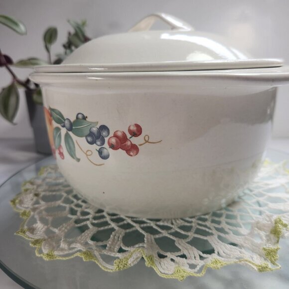 Corelle Coordinates 1.5 Quart Covered Casserole Abundance Fruit Stoneware - Picture 4 of 11